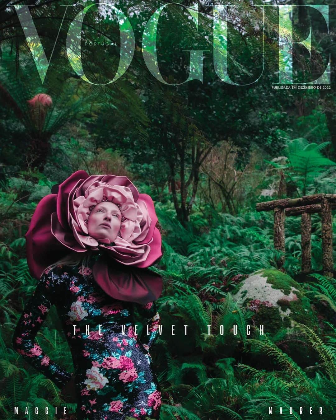 コール・スプラウスのインスタグラム：「Here’s my new @vogueportugal cover with the immaculate @maggiejoymaurer . Aside from getting lost in @parquesdesintra around 15+ times, it was an absolute pleasure freezing Maggie into a timeless flower. Huge thank you to the artists over at @lighthouse.publishing for continuously prioritizing quality work and collaboration, and to the rest of my team for their help in making this shoot so special.   Styling: @joana_dacheville  Styling assist: @leorouault  MU: @adriana_bartosova  Hair: @alfiesackett / @lgamanagementbeauty  Set design: @snowberry_production  Photo assist: @ericmichaelroy  Editor-in-chief: @sofia.slucas  Cover art direction: @jsantanagq  Special thanks to Sara ~」