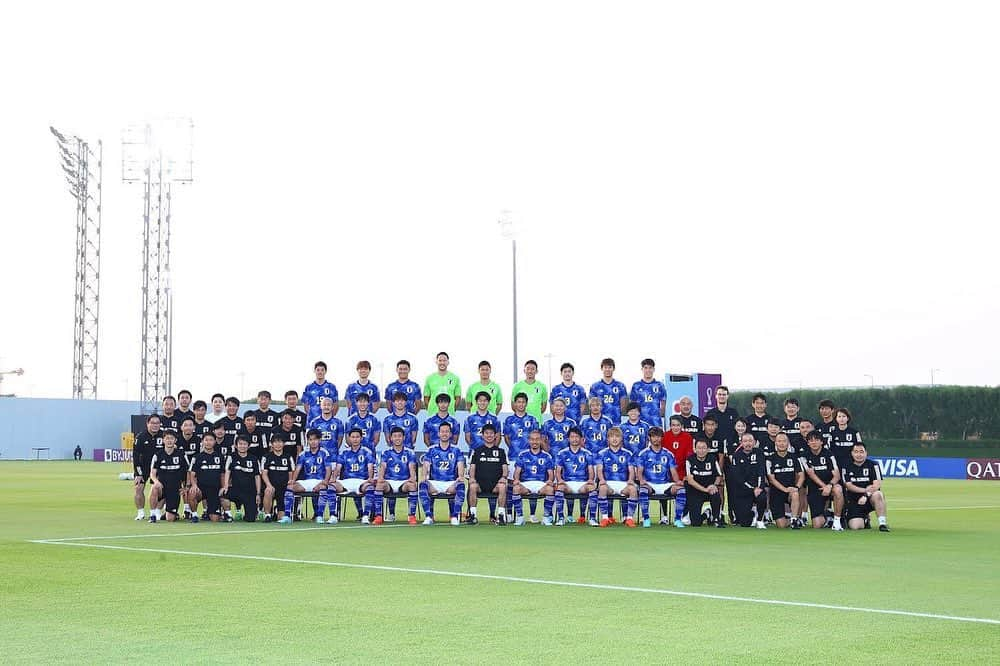 前田大然さんのインスタグラム写真 - (前田大然Instagram)「💙🤍 初めてのW杯。 これまで出会った方々、所属したチーム、家族、ファン、サポーター、沢山のサポートがあったからこそこの舞台に立てました。 四年後。必ずリベンジします。 沢山の応援本当にありがとうございました。 これからも宜しくお願いします。  #worldcup #2022 #qatar  #fifaworldcup2022  #daihyo #samuraiblue」12月7日 7時17分 - m_daizen0827