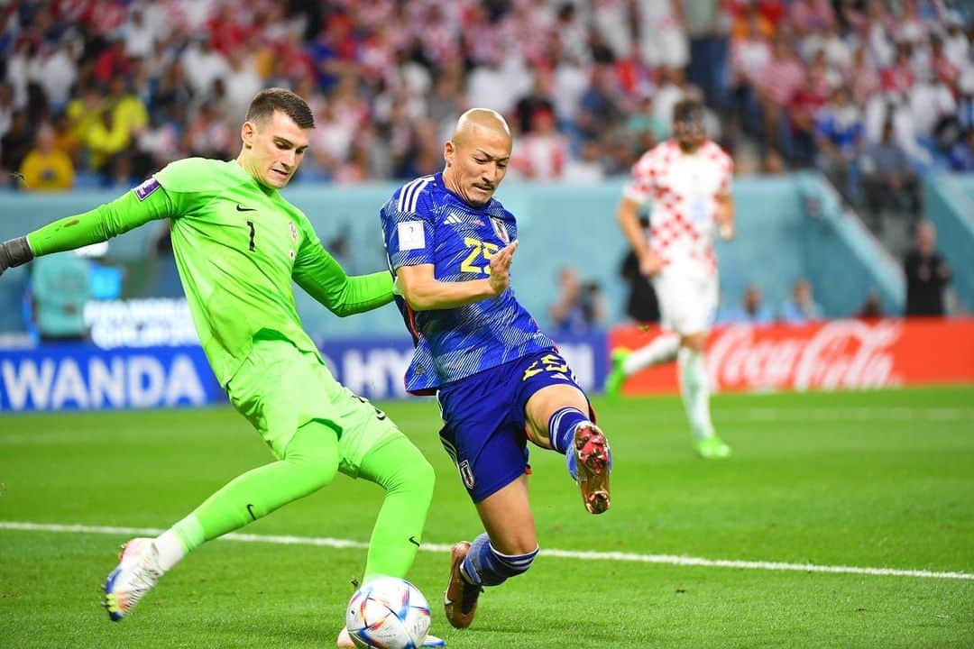 前田大然のインスタグラム：「💙🤍 初めてのW杯。 これまで出会った方々、所属したチーム、家族、ファン、サポーター、沢山のサポートがあったからこそこの舞台に立てました。 四年後。必ずリベンジします。 沢山の応援本当にありがとうございました。 これからも宜しくお願いします。  #worldcup #2022 #qatar  #fifaworldcup2022  #daihyo #samuraiblue」