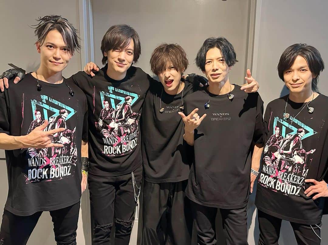 DAIGOさんのインスタグラム写真 - (DAIGOInstagram)「「ROCK BONDZ -WANDS × BREAKERZ-」Zepp Haneda  最高でした。WANDS最高。来てくれたみんなも最高。  次は12/13 大阪！  ファイナル楽しみましょう！　  #WANDS #BREAKERZ #ROCKBONZ #being」12月6日 22時29分 - daigo_breakerz_