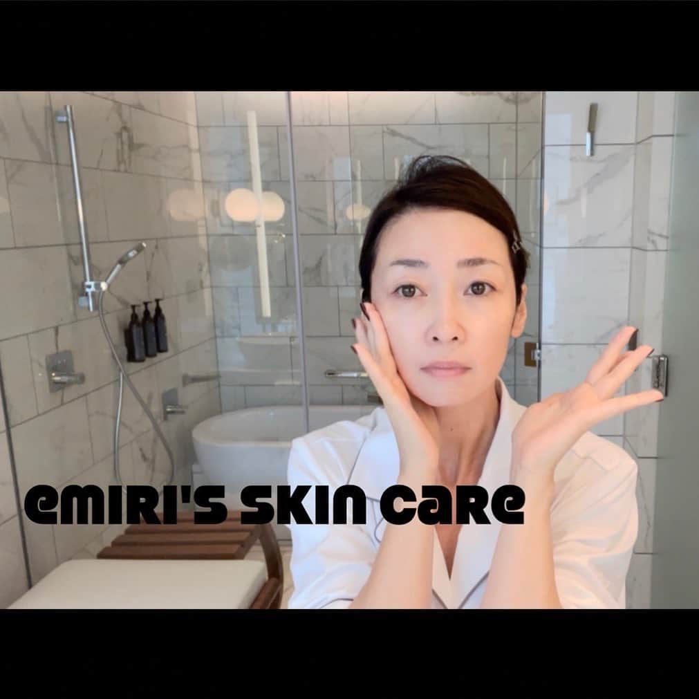 辺見えみりさんのインスタグラム写真 - (辺見えみりInstagram)「YouTubeチャンネル 「emi tube (えみちゅーぶ)」 skin care編 更新されました😌暇つぶしにぜひ♡  徐々にあげていくので チャンネル登録お願いします！」12月6日 23時16分 - emiri_hemmi