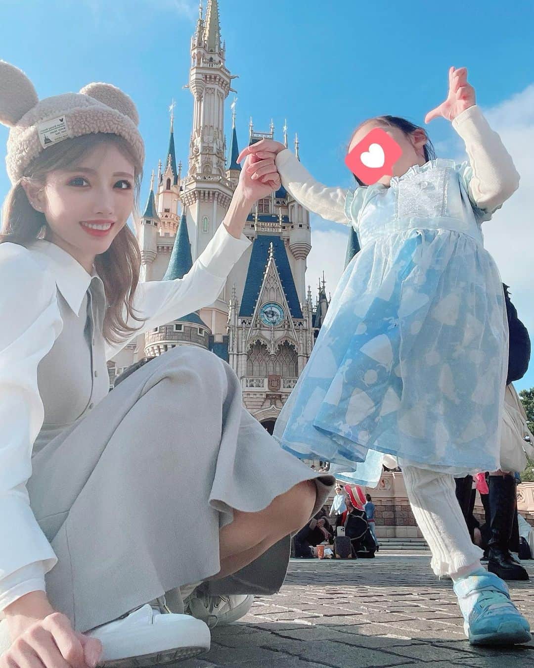MARIEのインスタグラム：「２ヶ月に1回ペースのディズニー🏰 娘も立派なDオタ👧🏼🤍 #ディズニーランド #disneyland #TDL #Dオタ #dオタさんと繋がりたい」