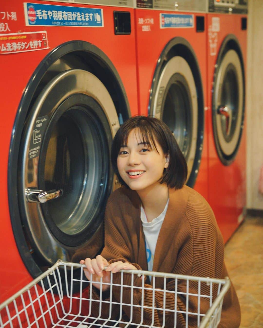 浅沼惠理のインスタグラム：「@miho_no_photograph   #laundry #emotional #retro」