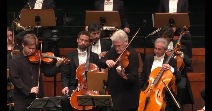 三浦文彰（ヴァイオリニスト）のインスタグラム：「Mozart’s sinfonia concertante with @pinkyzukerman and @fcgulbenkian , the full video on YouTube🎶 https://youtu.be/lclDxd8xnDA」