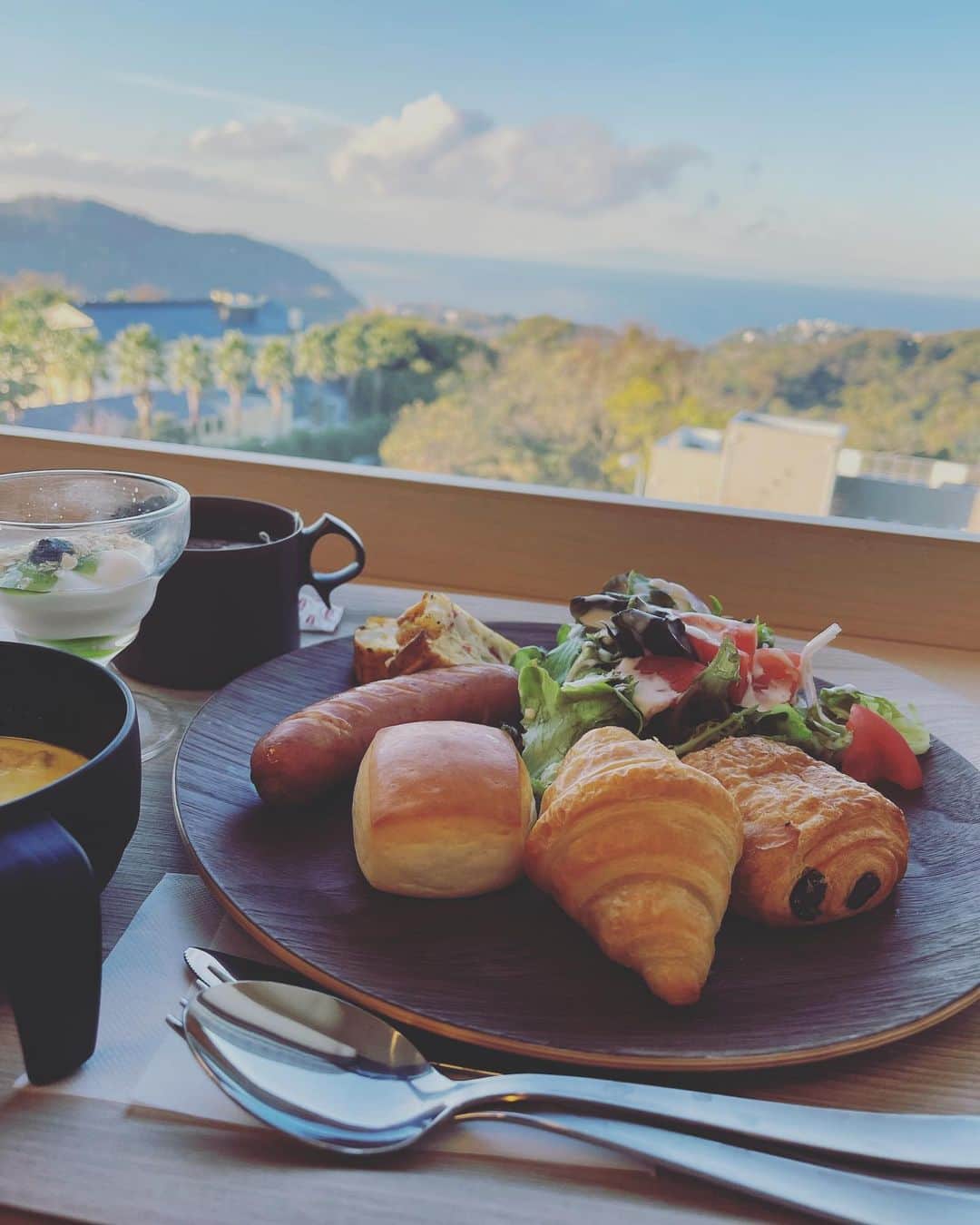 味岡ちえりのインスタグラム：「いい天気❗️☀️」