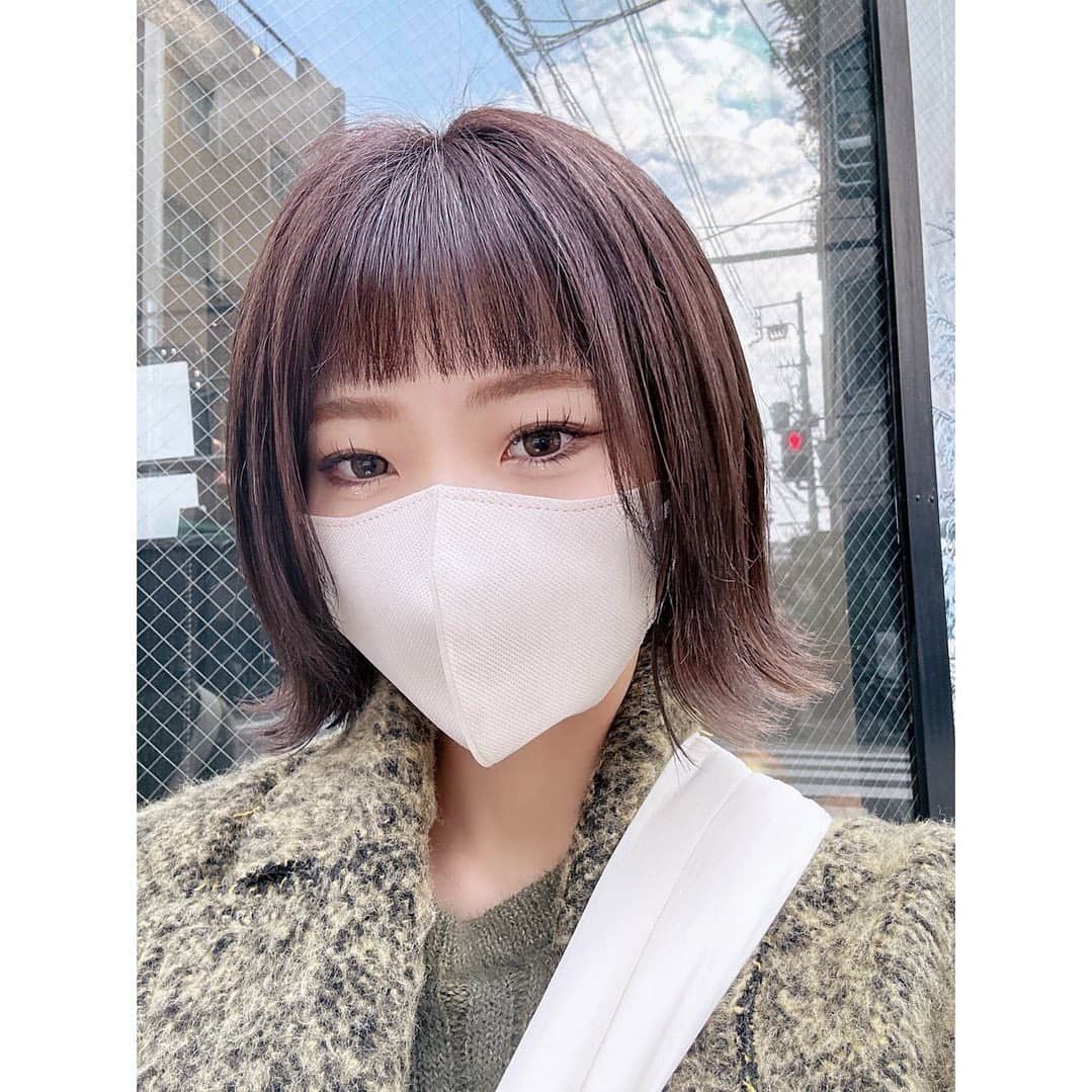 あみかさんのインスタグラム写真 - (あみかInstagram)「ボブにできるくらいまで伸びました^^ 色も暗くして少し大人っぽくなりました〜」12月7日 13時36分 - amika_tanaka0429