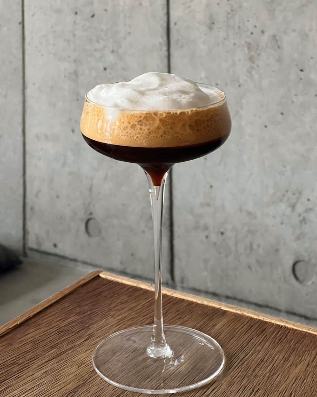 のインスタグラム：「☁ . Bright Sense ☕ @ogawacoffee_laboratory   塩味の効いたモコモコの泡が、 芳醇な香りとビターな味わいをより引き立て… 甘じょっぱさが癖になる味わい。  珈琲の新しい味わい方を知りました♡ . 今度、モーニング行ってみたいな😋🍳🥑 . . #cafe #ogawacoffeelaboratory #brightsense #tokyocafe」