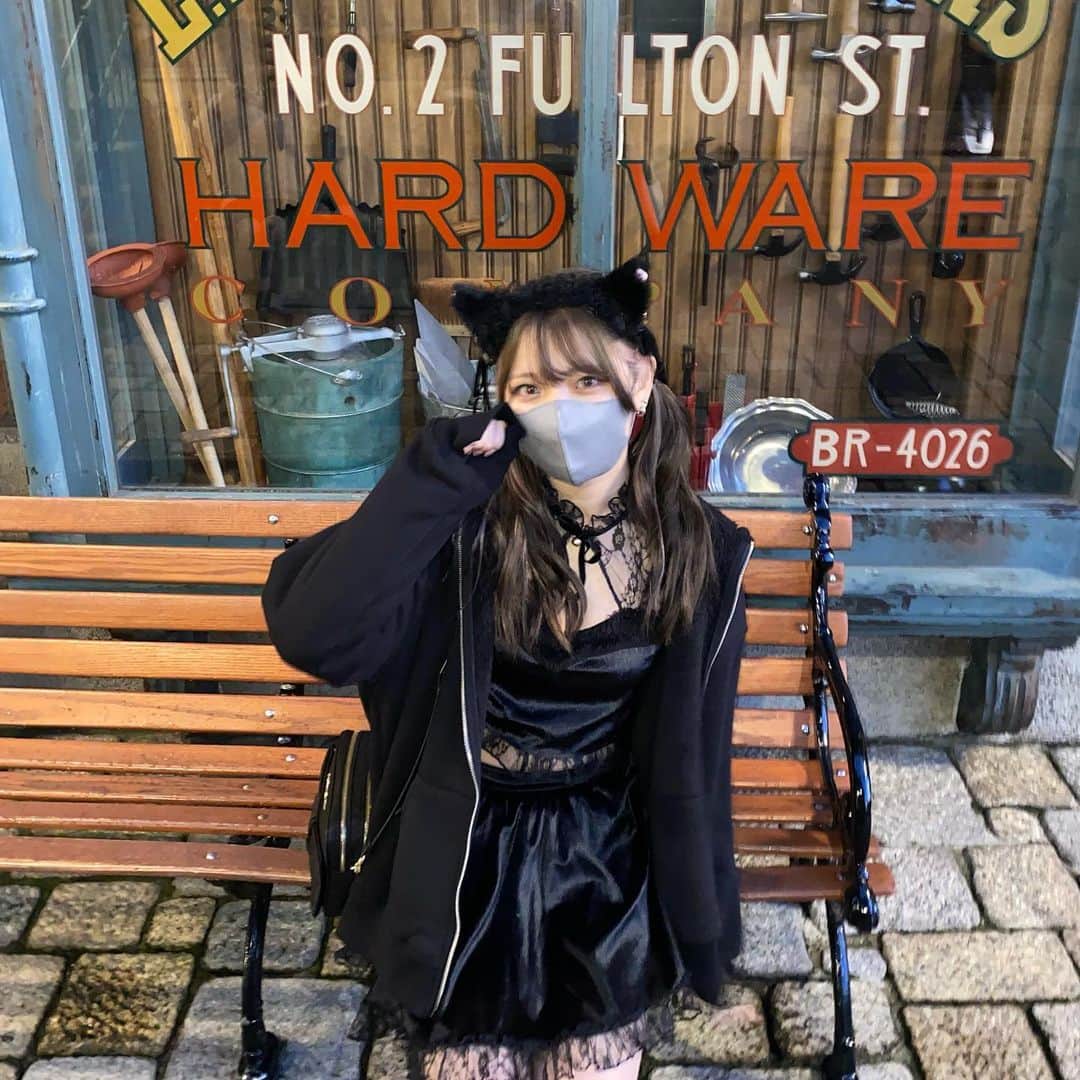 石井香帆のインスタグラム：「🐈‍⬛❤︎」