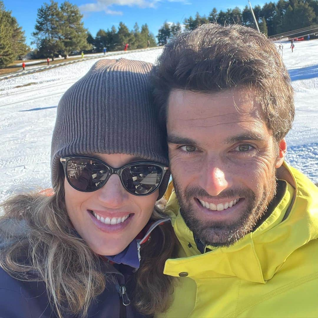 パブロ・アンドゥハルのインスタグラム：「En la playa, en la nieve, en la ciudad, en la montaña, en las buenas y en las malas pero siempre contigo @crismoreta」