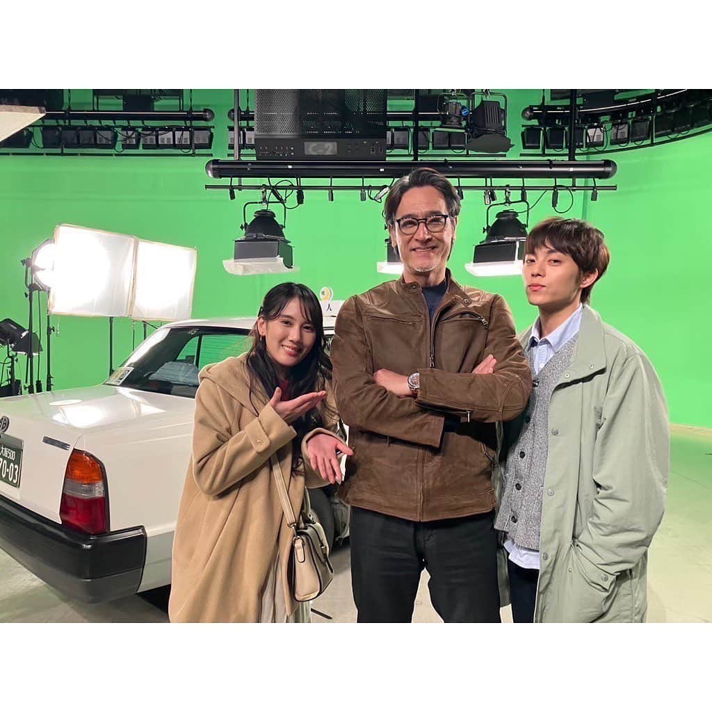山本千尋のインスタグラム：「ABCドラマ『なにわの晩さん！ 美味しい美味しい走り飯』  第2話にゲスト出演させて頂きます🚕  橋本さとしさん主演、大阪が舞台のグルメドラマ！台本を頂いた時、この面白い大阪弁のツッコミと心響く言葉の数々が橋本さんの渋い声で聞けるのかと思うと心の中でニヤニヤしてしまいました。久しぶりのコメディに胸を高鳴らせながら、 現代ならではの物語にとにかく楽しく過ごさせて頂き、また美味しいご飯に巡り会え、まるでご褒美のような撮影でした。そんな温かな空間が観て下さる皆様にもほっこりして貰えるような作品にな っているのではないかと思います。お楽しみに！  今冬、台湾にて先行放送！日本では2023年春に放送予定です。  #なにわの晩さん」
