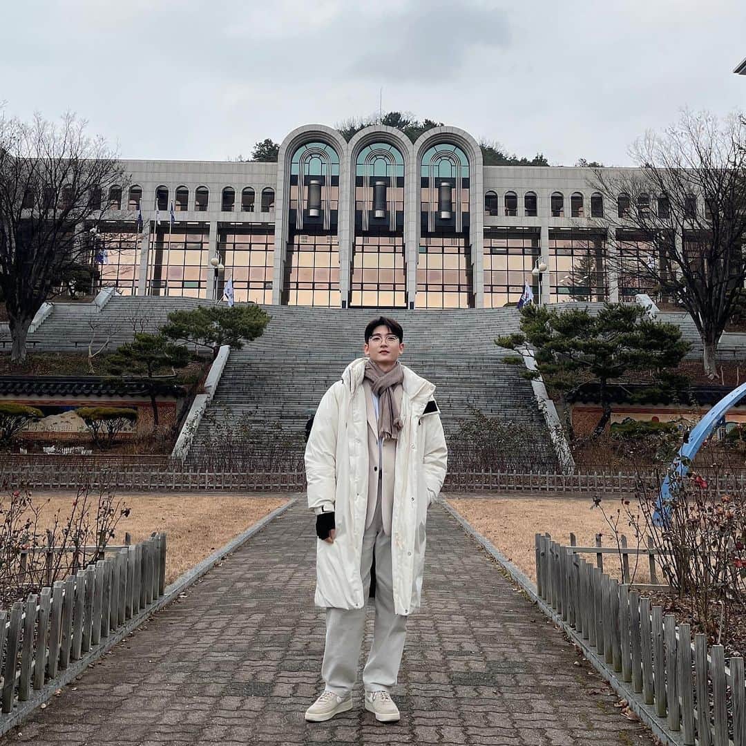 ホン・ウンギさんのインスタグラム写真 - (ホン・ウンギInstagram)「#협찬 #mlbkorea 내 최애 겨울 패딩이 되버렸다💙」12月7日 19時14分 - eun_doitz