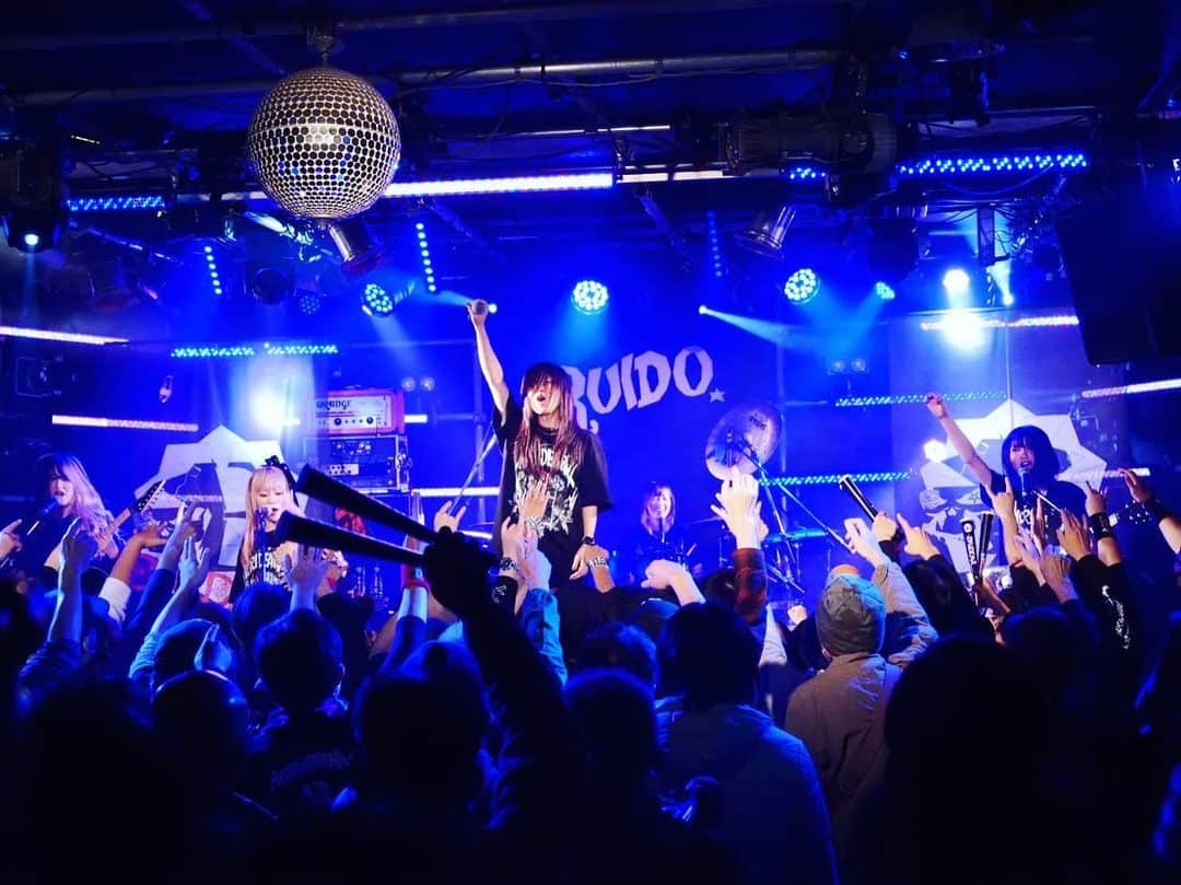BRIDEARのインスタグラム：「The last live concert of the year was completed.  Thank you to everyone involved with BRIDEAR!  #BRIDEAR #girl #girlsband #heavymetal #hardrock #music #musician #guitar #bass #drum #vocal #rock #japanesegirl #japan #osaka #metal #ギター #ガールズバンド #音楽」