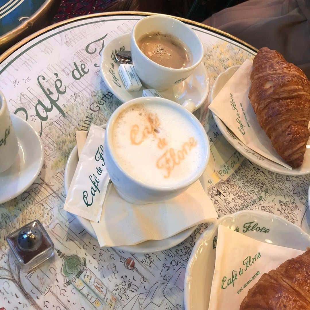石崎日梨のインスタグラム：「🥐」