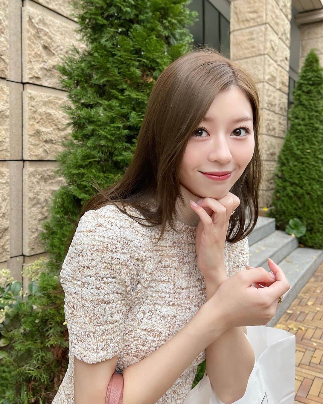 石崎日梨のインスタグラム：「⁡ 秋は淡いピンク👜🩰」