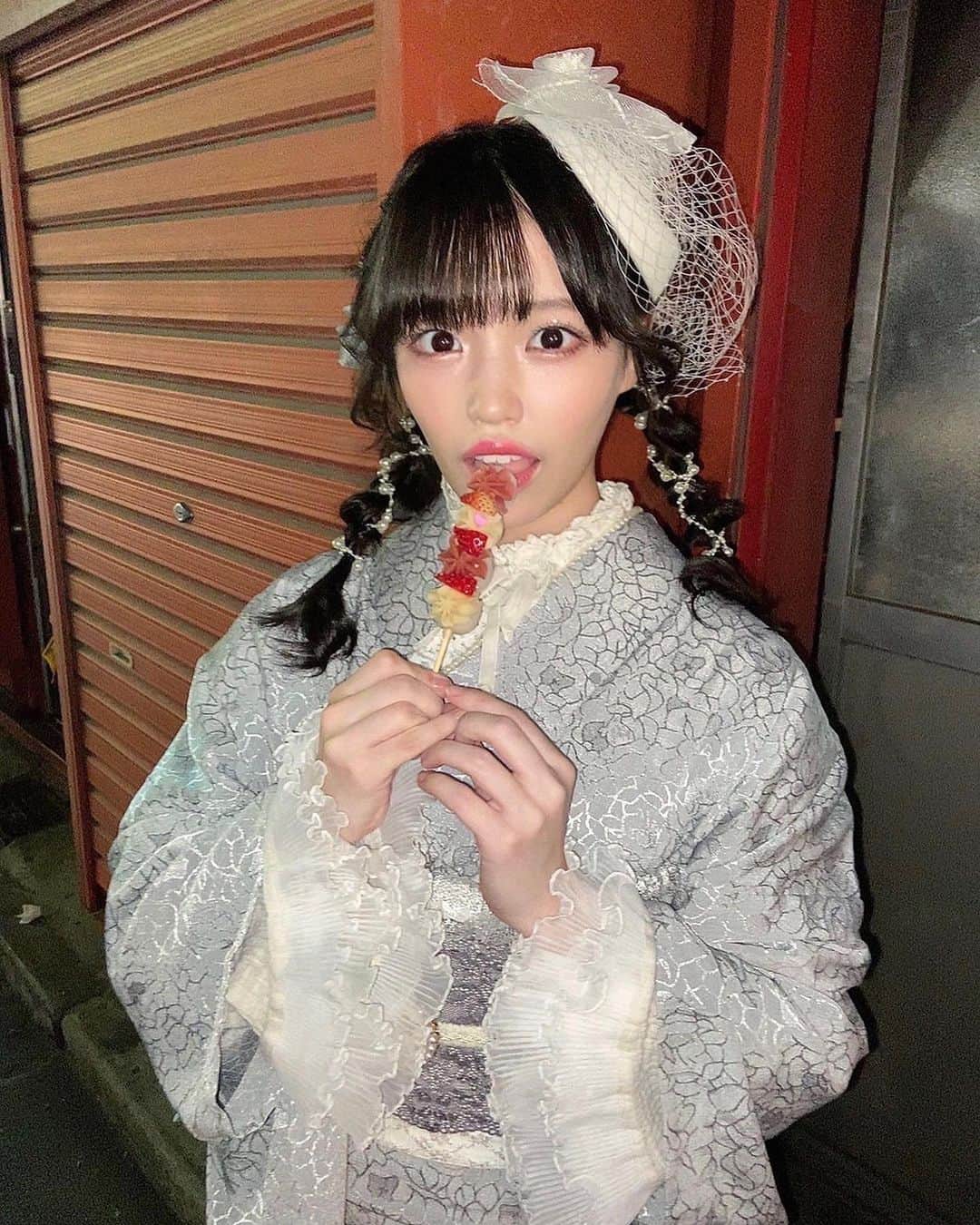 岩田陽菜のインスタグラム：「浅草そらつきのお団子1番食べたかったやつなんだ‐！🍡🍓🤍」