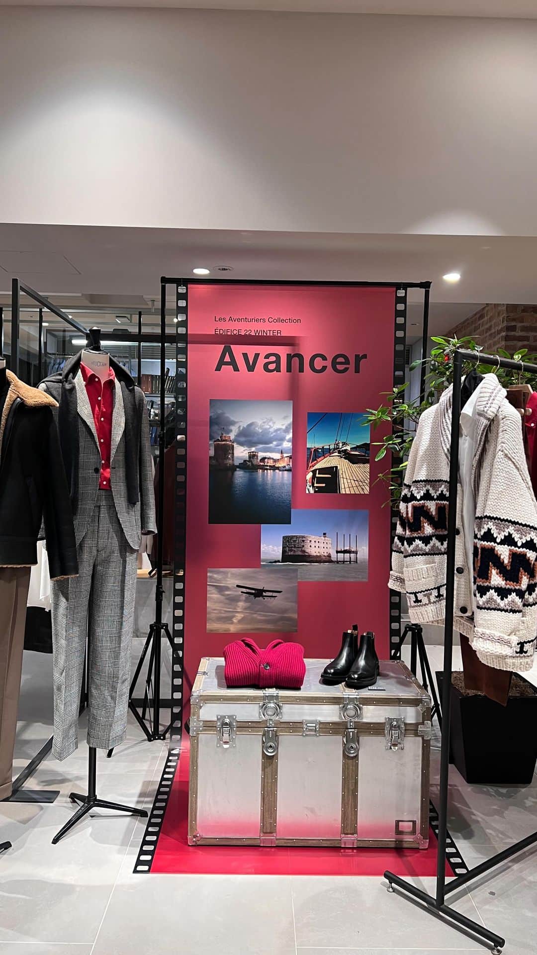 高田朋佳のインスタグラム：「Avancer 22-23秋冬コレクション紹介!! #avancer #modernclassic #classiquemoderne #lesavanturieres #edifice」