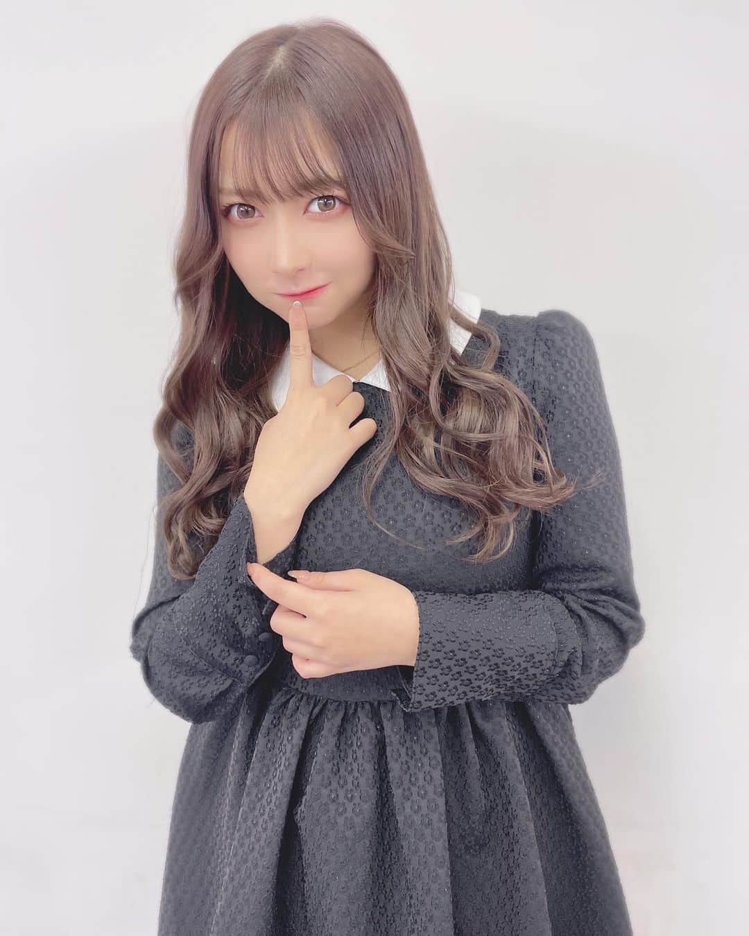 太田里織菜のインスタグラム：「. . 🖤🖤🖤 . .」