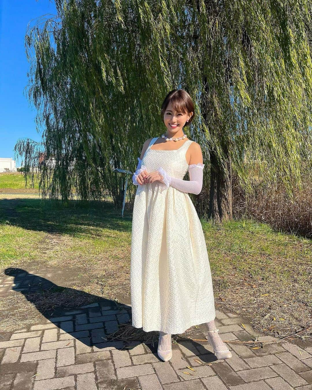 亜矢みつき（神谷充希）のインスタグラム：「👰✨ ・ ・ じゃんっっ ・ ・ 3日間、ピンク映画の撮影だったよ🫶 格好みて、、どんな感じの作品か、、わかるかなあ💞？？ 公開楽しみにしててね😘💋 ・ ・ #オークラ #オークラ劇場 #上野オークラ劇場  #ピンク映画 #映画 #オフショット」