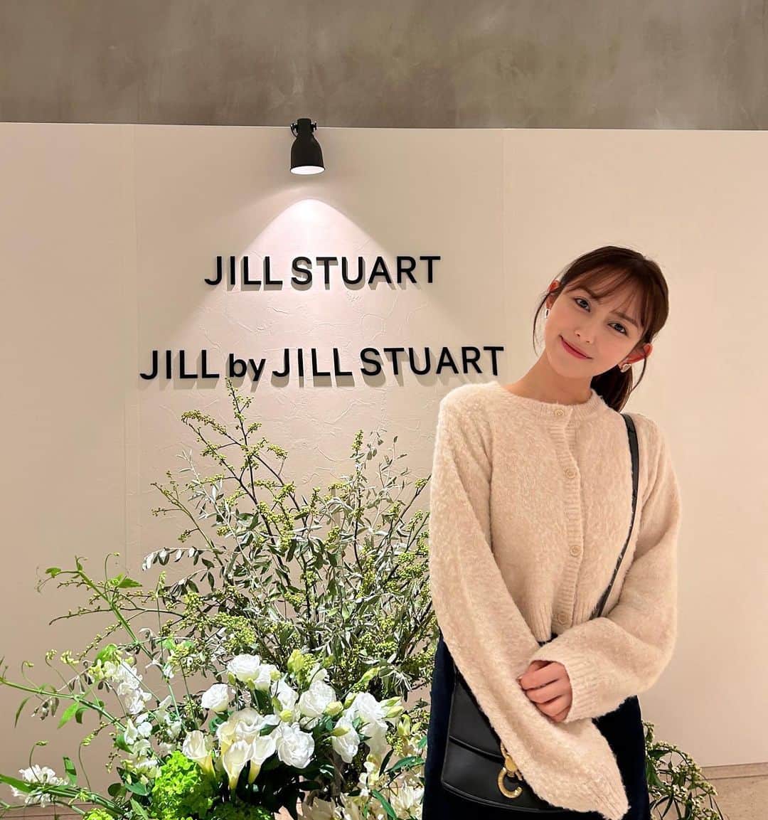 のインスタグラム：「だいすきなブランドさんの展示会🦊🫧 春服もすごく可愛かったです🐈♡︎  @jillbyjillstuart_official  @jillstuartbeauty  @jillstuart.jp」