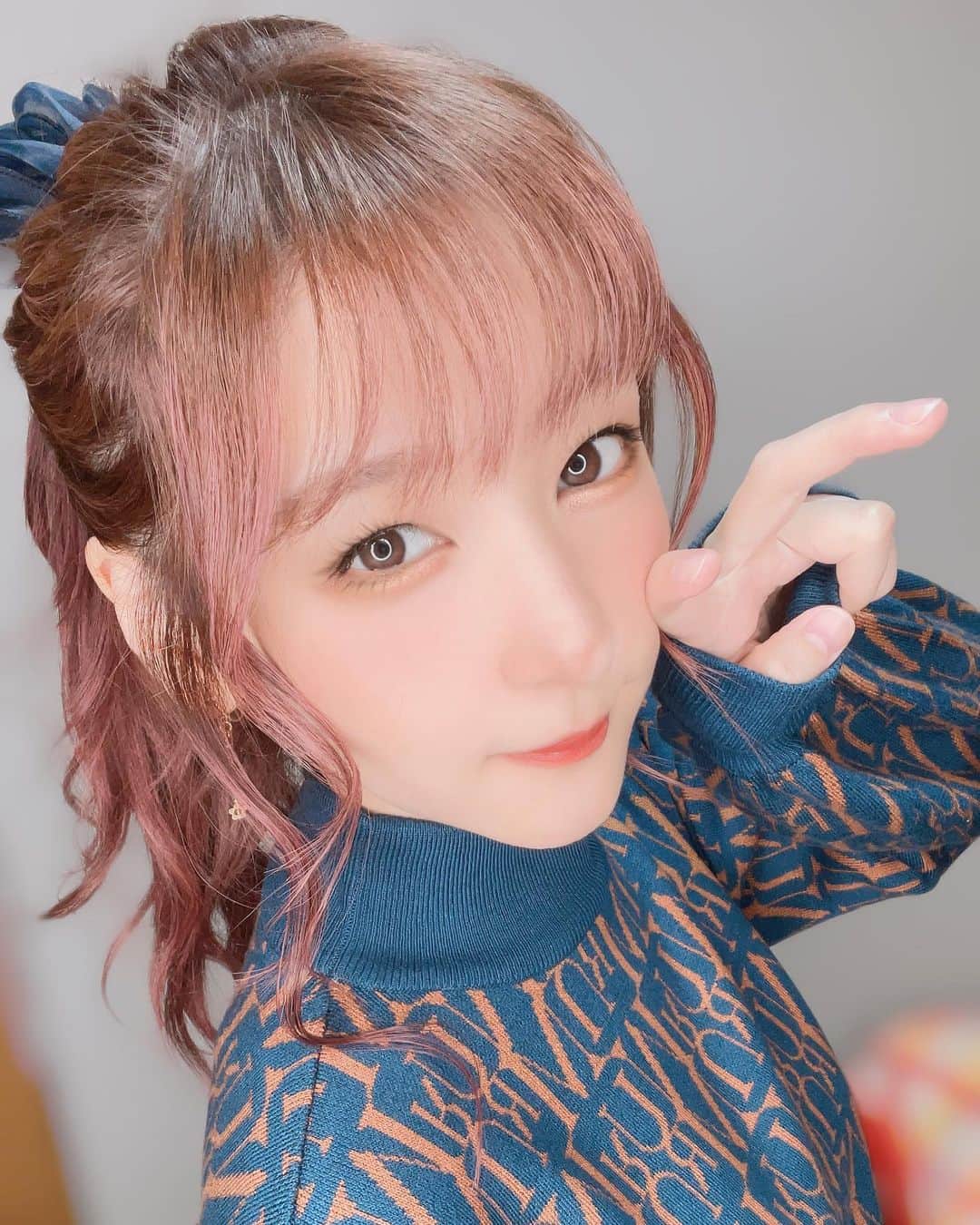 みそしるのインスタグラム：「#murua #murua_snap  ムルーア可愛い♡  ポニーテール+ふわふわめに前髪巻いてふわふわのリボンつけた！！！ わーいわーい！  #ポニーテール #ポニーテールアレンジ #ヘアアレンジ #自撮り #selfie」