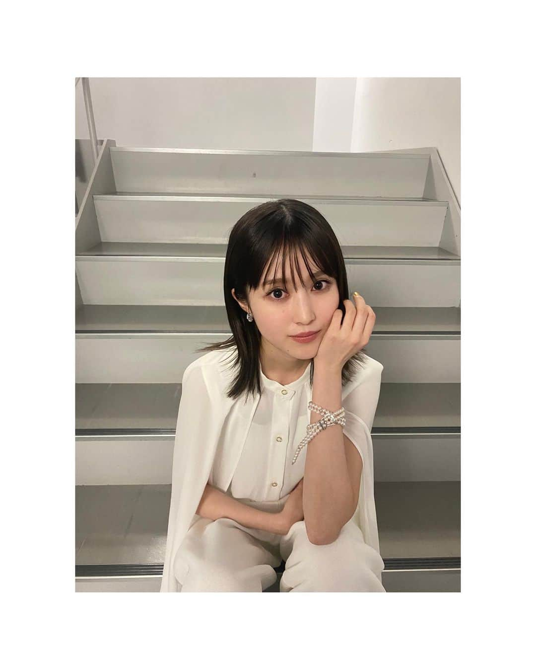 福本莉子のインスタグラム：「⁡ 昨日は劇場版転スラの大ヒット記念舞台挨拶でした！❄️」