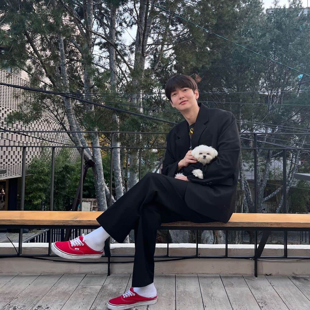 キム・ソヌンのインスタグラム：「사랑아땡구해」