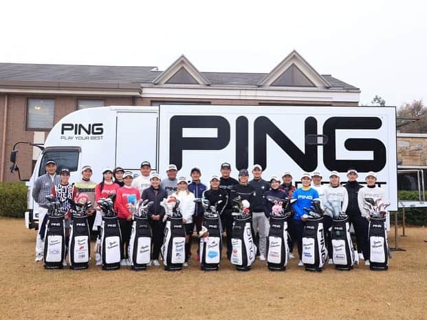 竹山佳林さんのインスタグラム写真 - (竹山佳林Instagram)「PINGファン感謝DAY 2022⛳️  先日開催された、いつも私がお世話になっているPINGさんのイベント💡 雨がちらつく寒い中にもかかわらず、お越しくださった皆さんとても楽しそうで、私もとても楽しませていただきました💃  @pinggolf_japan 様 今年も一年サポートしていただき、ありがとうございました🙇‍♂️✨  #golf #pingファン感謝デー2022 #pinggolf」12月8日 13時24分 - karin.takeyama