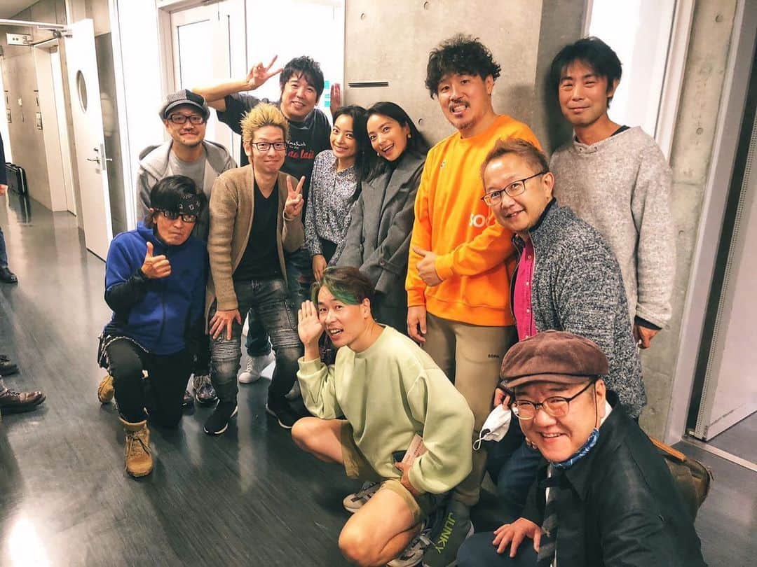 蒼あんなのインスタグラム：「スキマスイッチさんの56箇所を周る 全国TOUR 2022 "café au laitが 4日でついに終わり！✨  本当にお疲れ様でした😭👏👏✨  オープニング映像に出させて頂いて、 身体こそ行ってないけれど 気持ちは日本中を周らせて頂きました☺️🎤💖  東京公演でやっとコンサートに おじゃまできたので記念撮影📸✨  とっても楽しかった〜\( ˆoˆ )/💓  #スキマスイッチ #ライブ #コンサート #sukimaswitch #オープニングムービー #cafeaulait」