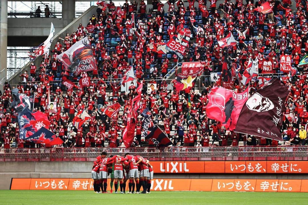 のインスタグラム：「リリースにありましたが、名古屋グランパスに移籍することになりました。  どんな時も応援して下さったファン、サポーターの皆さんありがとうございました。 皆さんともっと多くの喜びを共有したかったです。  この3年間悔しいことの方が多く、いい結果を出すことは出来ませんでしたが、素晴らしい選手、スタッフと過ごした日々は一生の財産です。  鹿島アントラーズの一員として闘えたことを誇りに思います。  鹿島に来れて本当に幸せでした。  3年間ありがとうございました。」