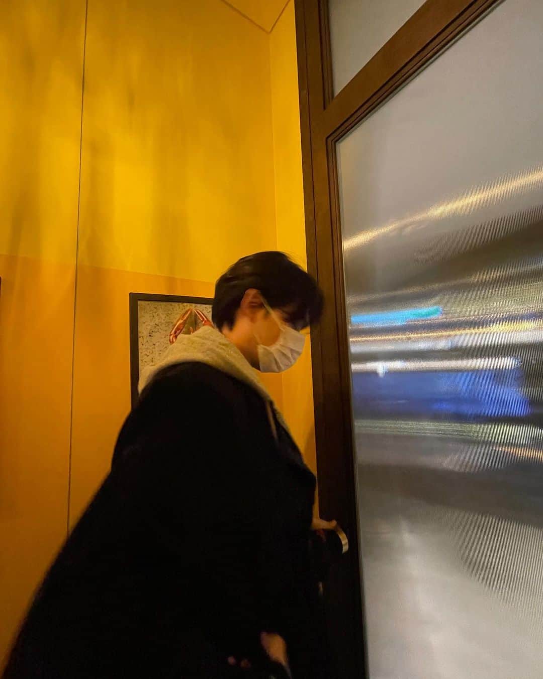 クォン・スヒョンさんのインスタグラム写真 - (クォン・スヒョンInstagram)「나는 그냥 그럭저럭 지내고 있음」12月8日 18時21分 - hsu_hyun