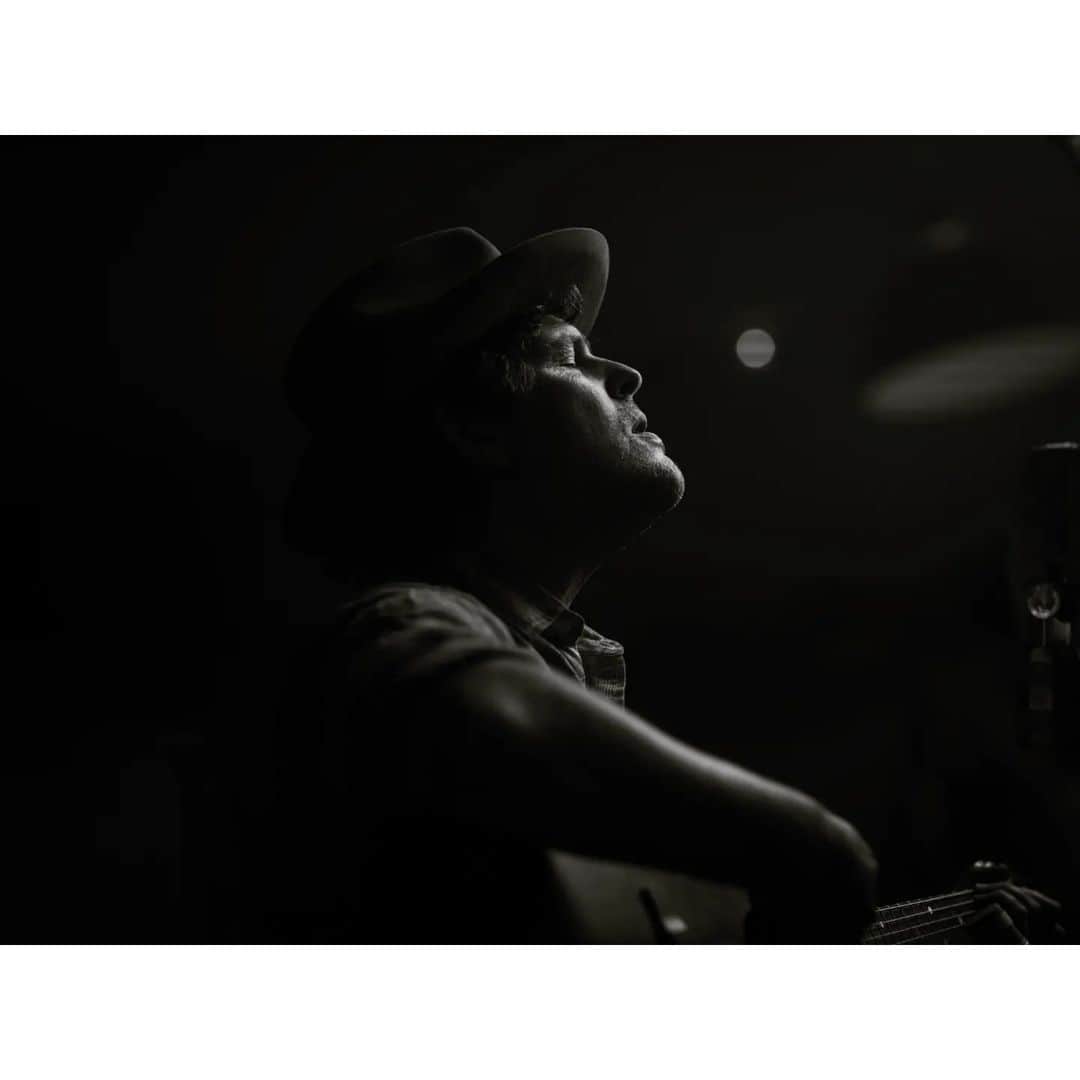 Cory Richardsのインスタグラム：「@gregoryalanisakov at home in CO. I love Greogory's music and as much as he has played an important musical role in my past, I find myself listening to him on repeat as I sit in cafés and write. I found these images from a day at his house during the pandemic and realized I'd never posted them.  One of the themes that has dug its way into this book is music and lyrics, like a soundtrack of my history and many identities. I didn’t ever see that coming when I decided to write out my life.   Most of us remember our first album or our family soundtrack. My dad had a big collection of vinyl that was mostly classic rock and classical music and I remember the sound of the needle underneath the Beatles 1962-66. My first album was @metallica And Justice For All. I bought it in 1989 when I was eight. Satanic Panic was at its peak and I'm certain mom thought I was going to end up worshipping the devil. On some level she was right. We all worship our own devils, we just call them by different names.   Until I started writing, I didn't understand the profound impact music, and especially lyrics, had on me...How I found the right poetry at the right times. I've never understood musical composition, but I love the words. It's common for me to find myself crying to songs that bring me back to a moment of heartbreak or when I was the hero of my own movie.  As I've gotten older, I've been incredibly lucky to spend time with some of the musicians I love most. I listen to Gregory's lyrics over and over and try to dissect and understand songwriting. It is one of the most unique and special forms of storytelling and I think everyone who writes can learn from its nuance and brevity.  I owe deep thanks to all the musicians that have filled my life. That list is long and far more complete in the book. But today, I'll just say thanks Greogory. "If it weren't for second chances, we'd all be alone."  @ladzinski @andy_mann #thecolorofeverything」