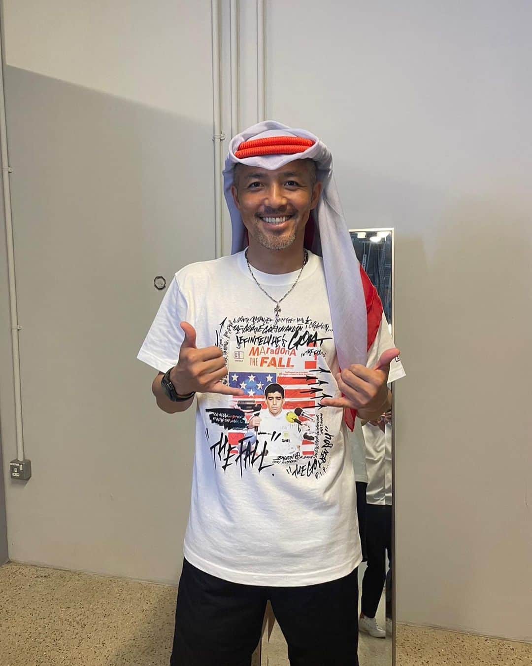 小野伸二さんのインスタグラム写真 - (小野伸二Instagram)「カタールでの色々🇶🇦 試合以外で初めて来たので空き時間に色んな所が見れました👍地元の民族衣装は似合い過ぎ？？😂トレーニングも毎日出来ましたし、日本代表戦含め良い試合を沢山観れてイメージトレーニングもバッチリ👌  #fifaworldcup  #qatar  #asics  @hublot_japan #HublotLovesFootball #Hublot #ウブロ」12月8日 22時06分 - shinjiono7