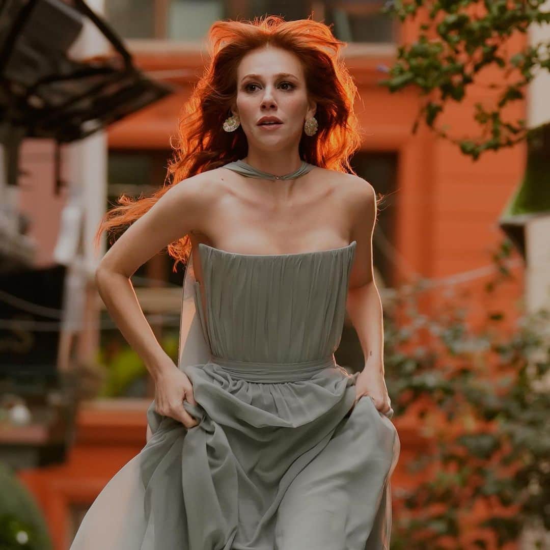 Elcin Sanguのインスタグラム：「🧚‍♀️」