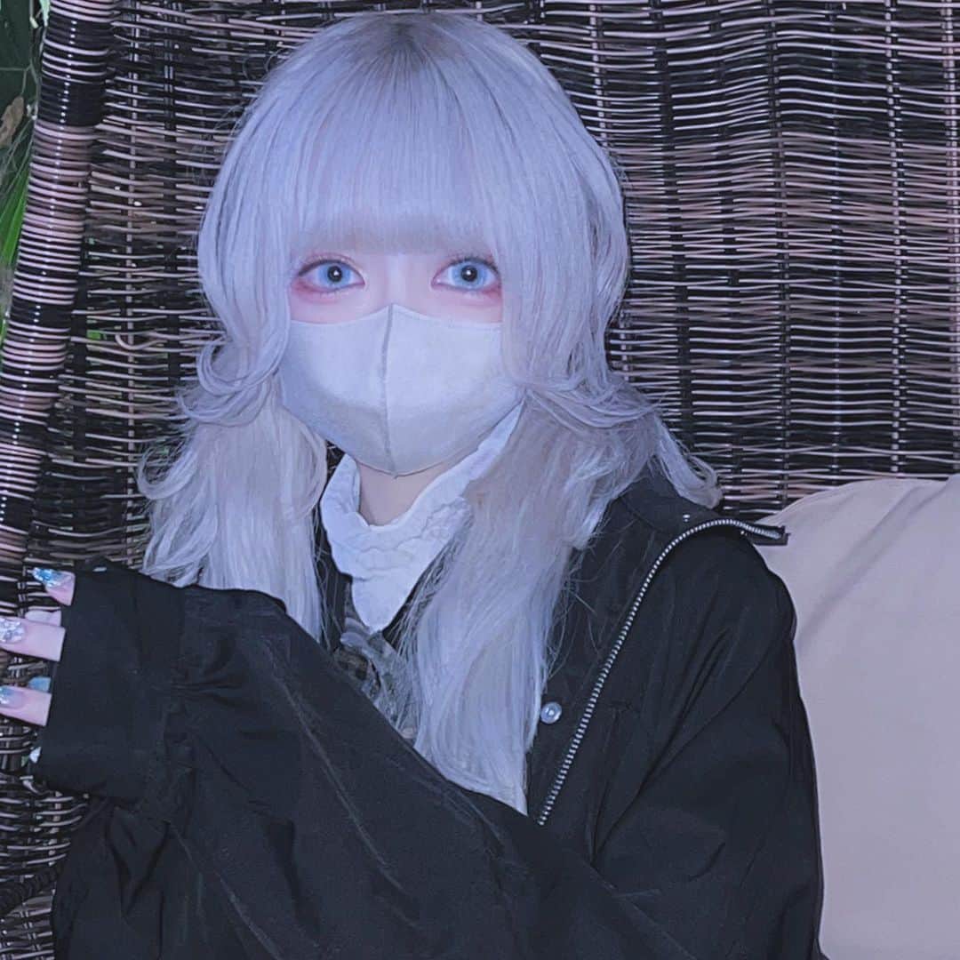 のインスタグラム：「💭」