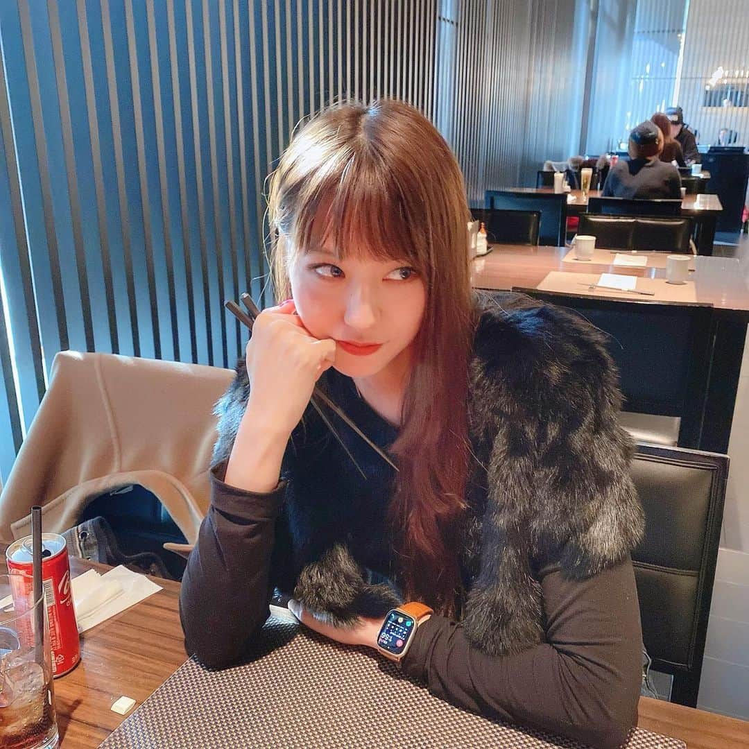 ユ・イニョンさんのインスタグラム写真 - (ユ・イニョンInstagram)「_ . . 날 좋아하는 너. 내 사진에 항상 진심인 너. . #🐸」12月8日 23時23分 - country_min