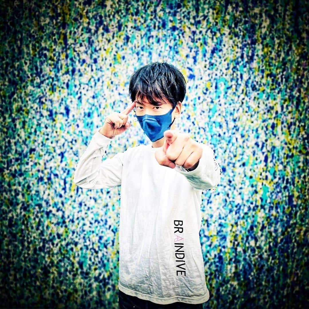新子景視のインスタグラム：「BRAIN DIVE 🧠⚡️」