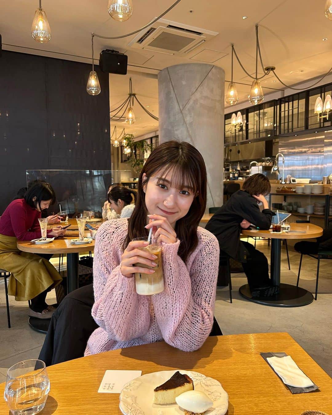 のインスタグラム：「♡♡♡ . めっちゃ美味しいチーズケーキに出会った🥺💗 カフェラテも美味しかった☺️🎄 . . . . . #newlight #miyashitapark #shibuya #shibuyacafe #tokyo #tokyocafe #渋谷カフェ #宮下パーク #東京カフェ #渋谷グルメ #原宿カフェ #代官山カフェ #東京カフェ巡り」