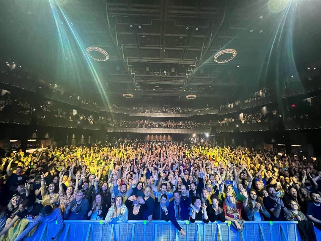 Jimmy Eat Worldさんのインスタグラム写真 - (Jimmy Eat WorldInstagram)「Thank you DC!! Last night was amazing. Special thanks to @dc101radio and to all the other amazing bands!」12月9日 0時11分 - jimmyeatworld