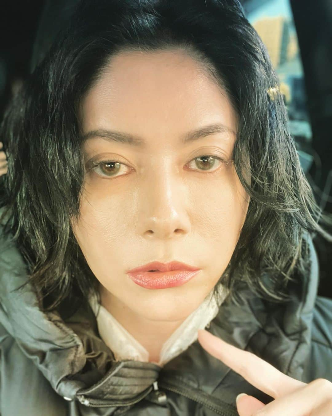 真木よう子さんのインスタグラム写真 - (真木よう子Instagram)「When I changed my hair to black, my gender became unknown...」12月9日 0時28分 - yokomaki_official