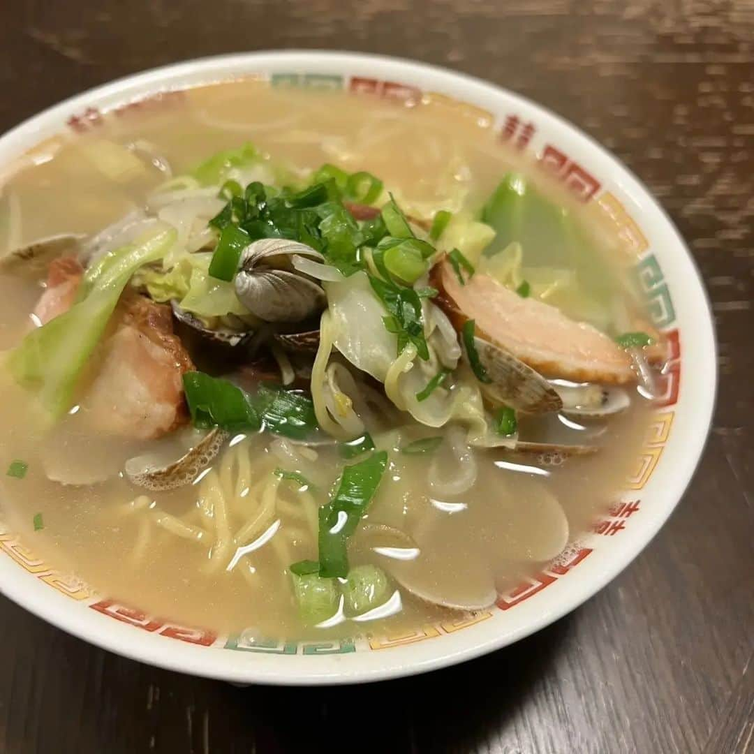 下柳剛さんのインスタグラム写真 - (下柳剛Instagram)「夜中にチャンポン作ってもうた、ラーメンスープに一工夫してね 罪悪感満開❗明日は顔パンパンやろな #チャンポン」12月9日 0時56分 - shimoyanagi_tsuyoshi