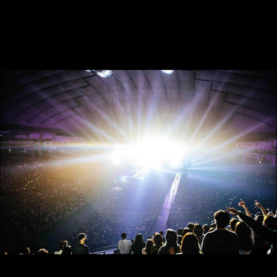 ジェシー・カーマイケルさんのインスタグラム写真 - (ジェシー・カーマイケルInstagram)「❤️🔮❤️Tokyo Dome. Night 2. 📸 @bootswallace」12月9日 2時25分 - jesseroyal