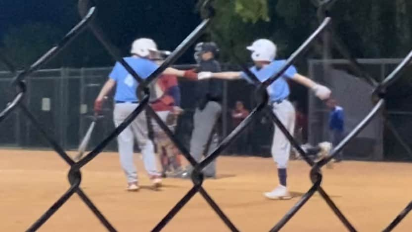 ジャクソン・ロバート・スコットさんのインスタグラム写真 - (ジャクソン・ロバート・スコットInstagram)「Batter Up ⚾️ Having fun in the last game of the season. It was a blast playing with you guys!」12月9日 2時52分 - jacksonrobertscottofficial