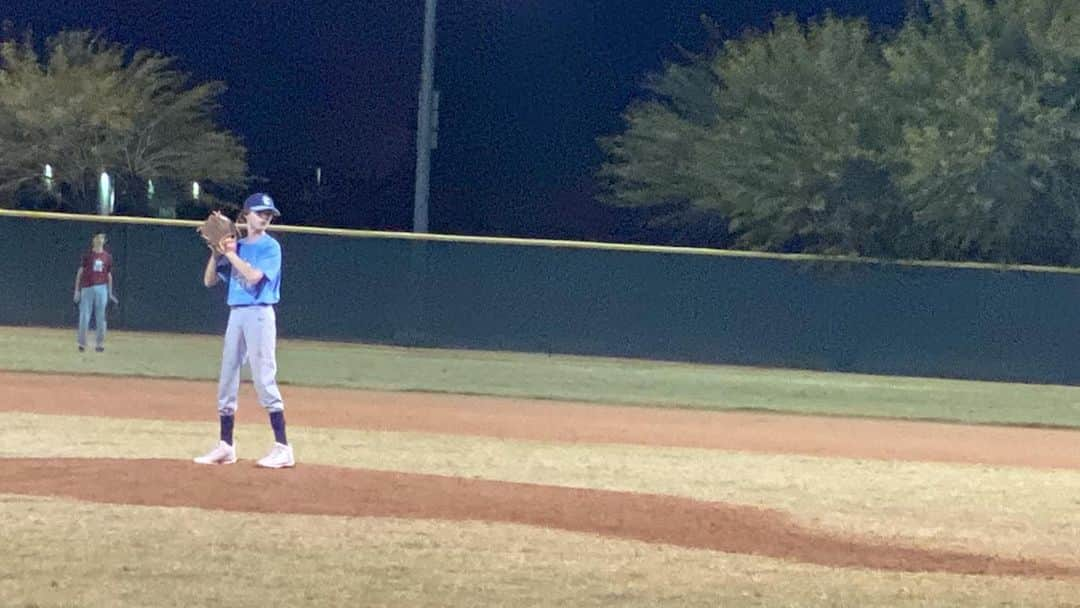 ジャクソン・ロバート・スコットさんのインスタグラム写真 - (ジャクソン・ロバート・スコットInstagram)「Batter Up ⚾️ Having fun in the last game of the season. It was a blast playing with you guys!」12月9日 2時52分 - jacksonrobertscottofficial