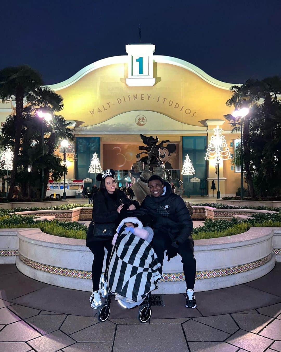 のインスタグラム：「Fin de semana en Paris ❤️」