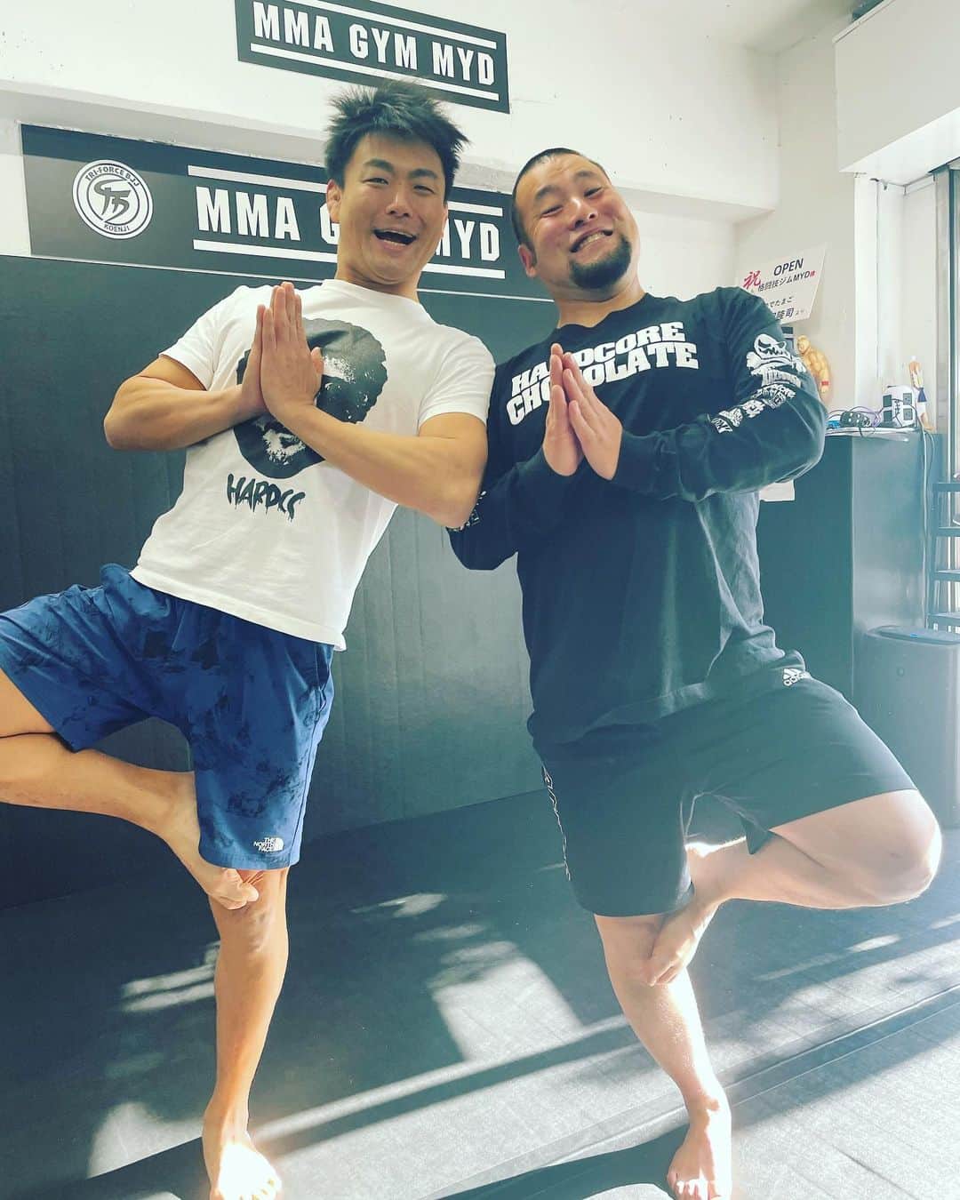 福田洋のインスタグラム：「今日の高円寺トランザム★ヨガはゲスト多数でお祭り状態❣️🎉🎉🎉🥳  火木金土日、の週5日間レッスンやっております😊✨  お問い合わせはDMなどでお気軽に❣️  #プロレス #プロレスラー #prowrestling #prowrestler  #basara_pw #ヨガ #中野区大和町」