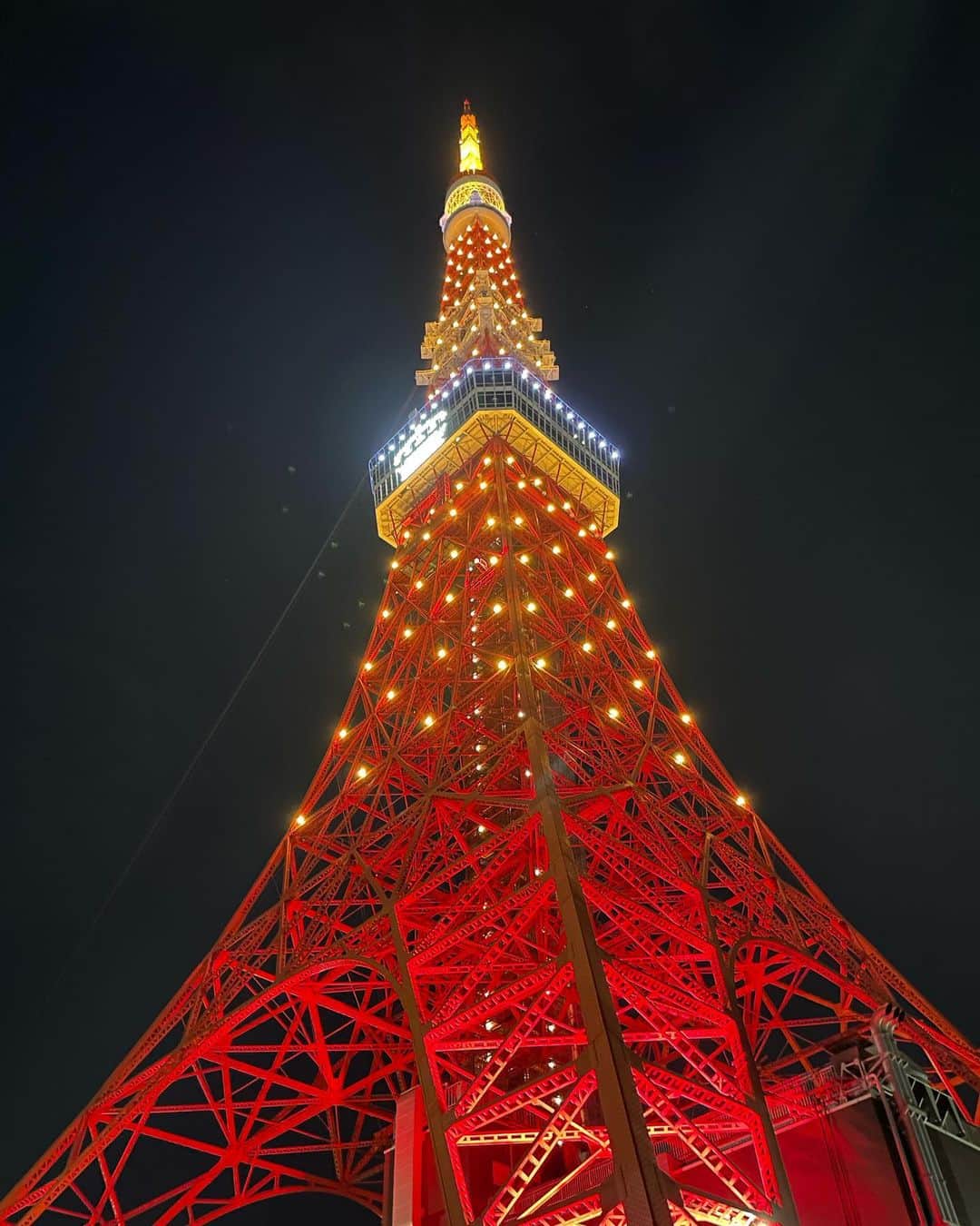 小濱庸子さんのインスタグラム写真 - (小濱庸子Instagram)「さおり姫と @moetchandon の煌びやかなイベントへ🍾 東京タワーもMoet仕様で、シャンパンゴールドに包まれた輝かしい空間でした✨✨ #MoetChandon #モエエシャンドン #MoetEffervescence #シャンパンの魔法と輝きを」12月9日 14時41分 - hamachan1020