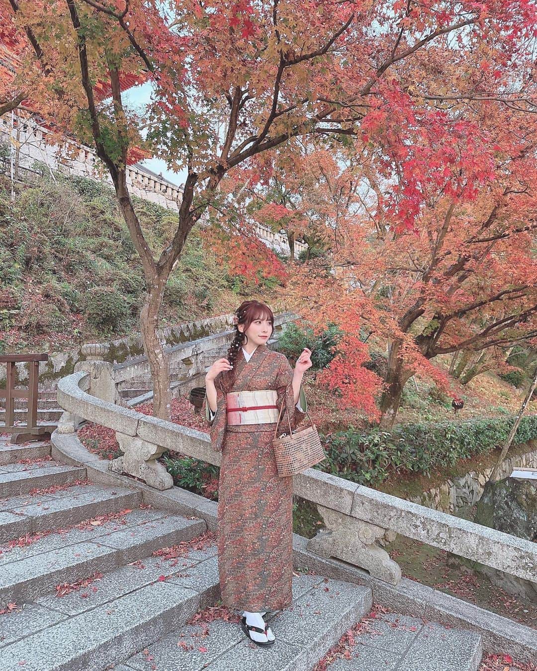 のインスタグラム：「秋っぽい着物きた🍁⠜  #紅葉 #秋 #着物」