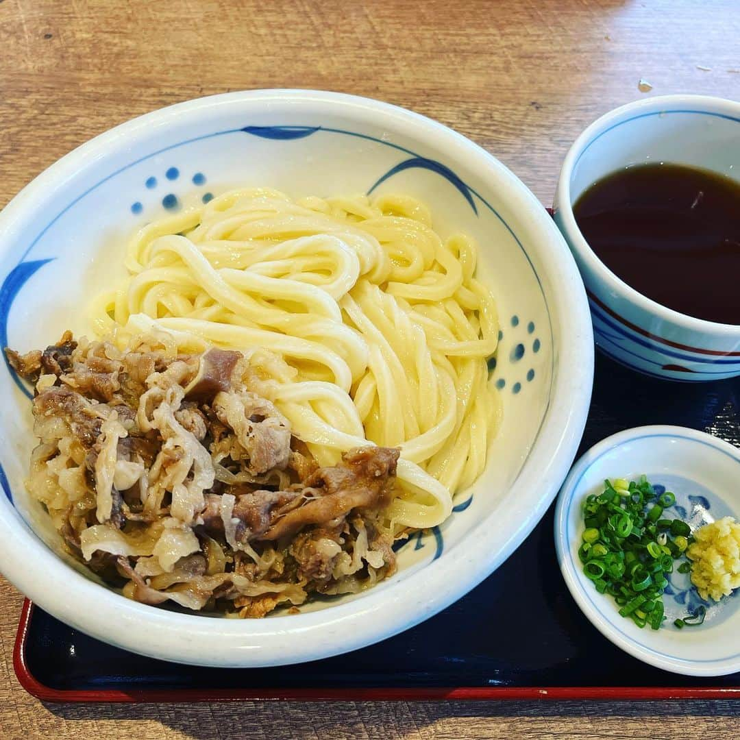 高木和正さんのインスタグラム写真 - (高木和正Instagram)「先日、おうどん瀬戸晴れにいってきました。 すぐに食べたくなるので定期的にいっています。  可愛いデザインの コガオスウェット購入しました。  ありがとうございます。  ぜひおすすめのおうどん瀬戸晴れに皆さんもいってみて下さい。  #おうどん瀬戸晴れ #安定の美味さ #最高 #コガオスウェット #可愛いデザイン #BESFORT #サッカースクール #高木和正」12月9日 15時20分 - kazumasatakagi