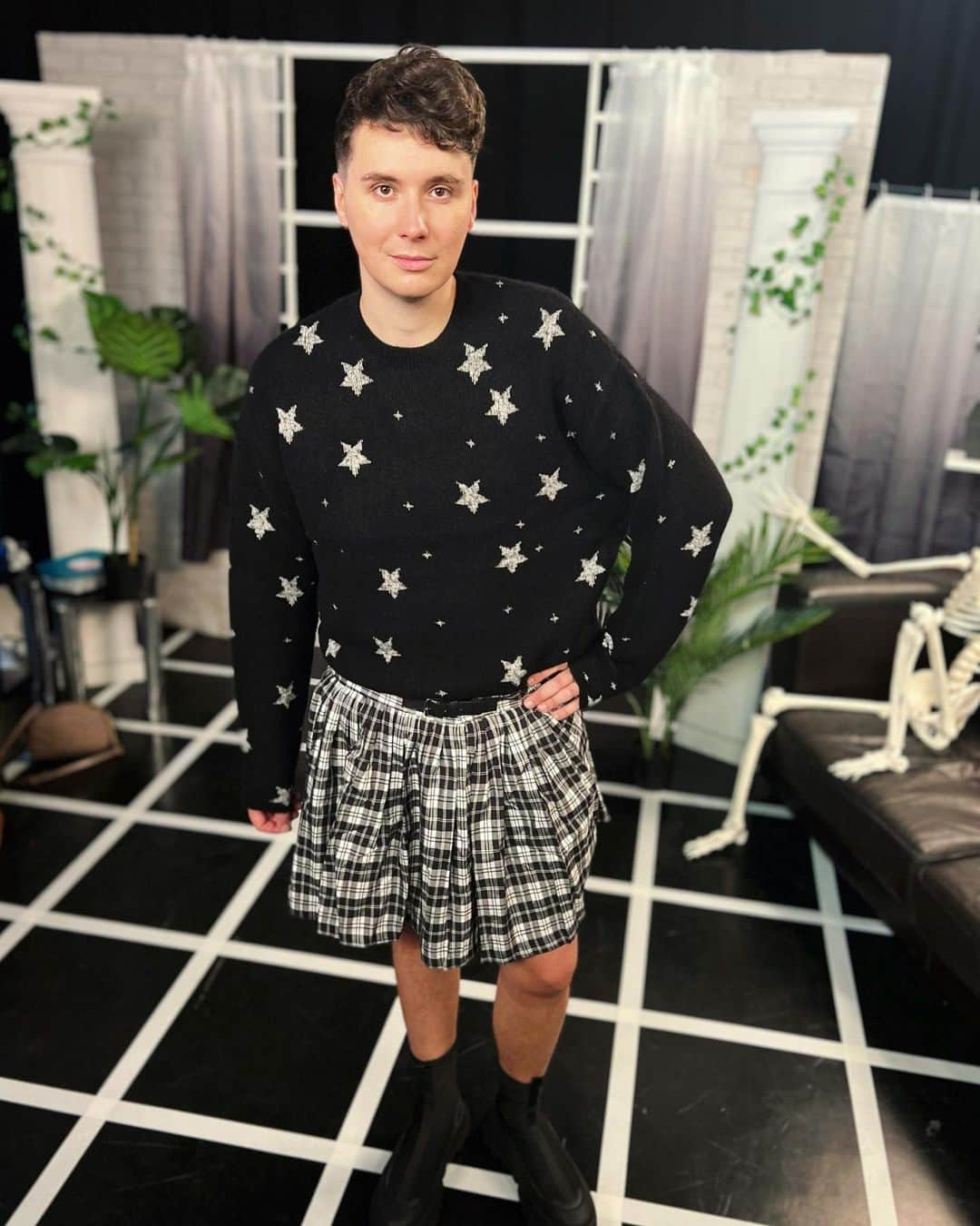 ダニエル・ハウウェルのインスタグラム：「WHICH FIT WINS 1-10?  i let my youtube viewers pick my outfits to see if i’d learn anything new about style and ..well yeah go watch it」