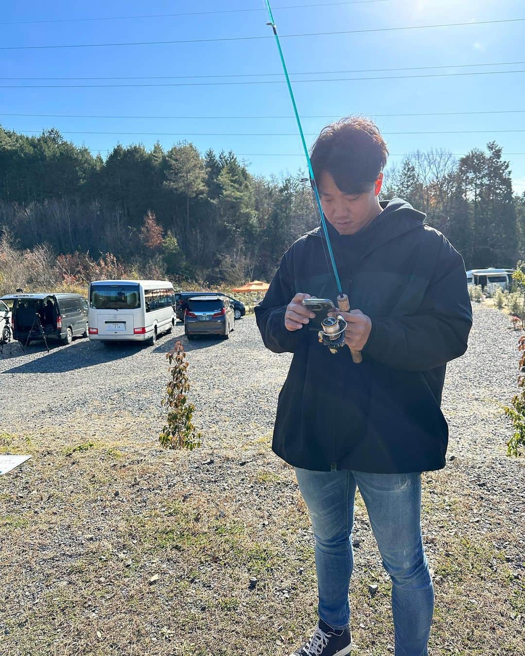 小笠原慎之介のインスタグラム：「釣りニキ2世  #テレビ愛知 #2023年1月3日午後3時から #ドラゴンズ炎の冬キャンプ2023」